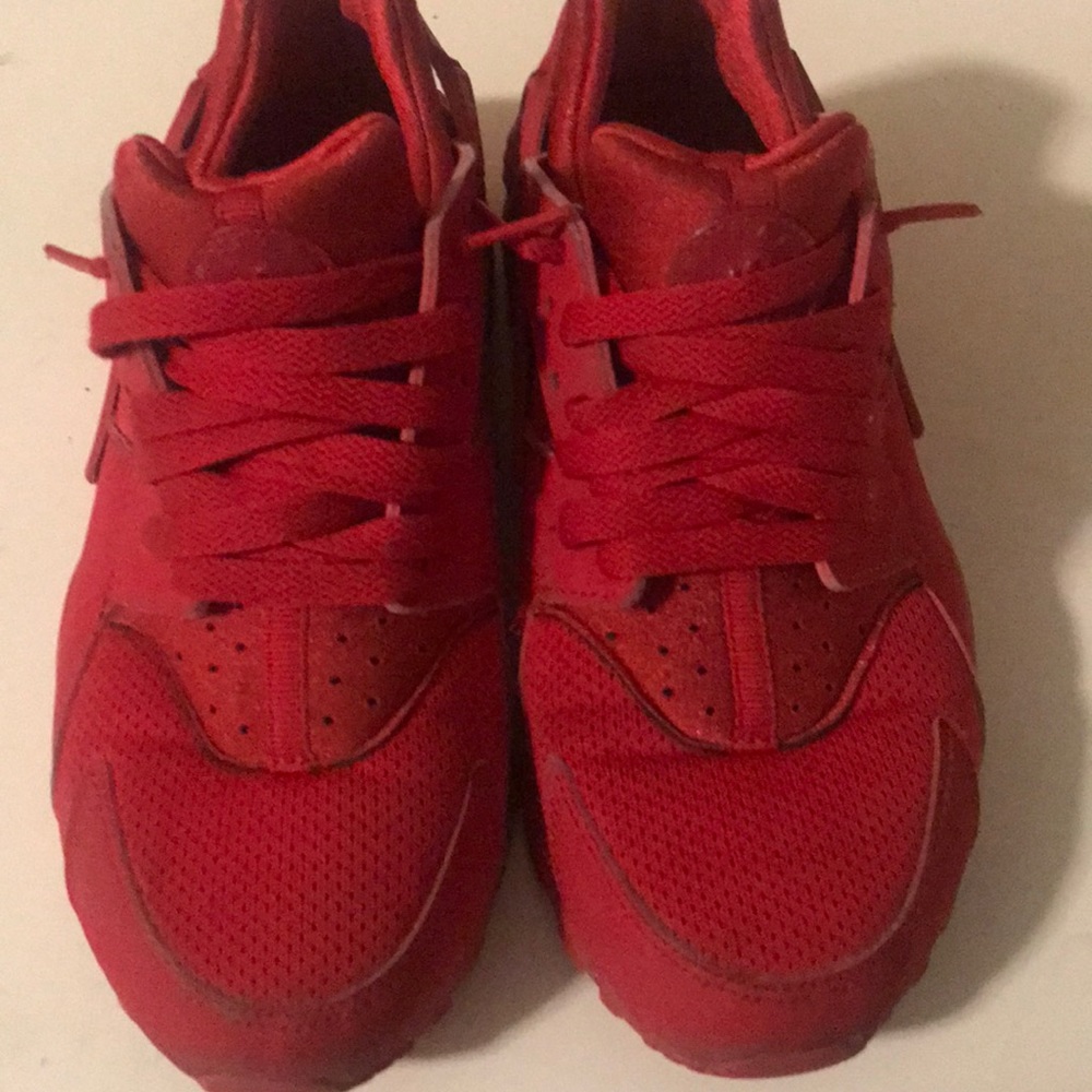 Red Huraches - Picture 2 of 11